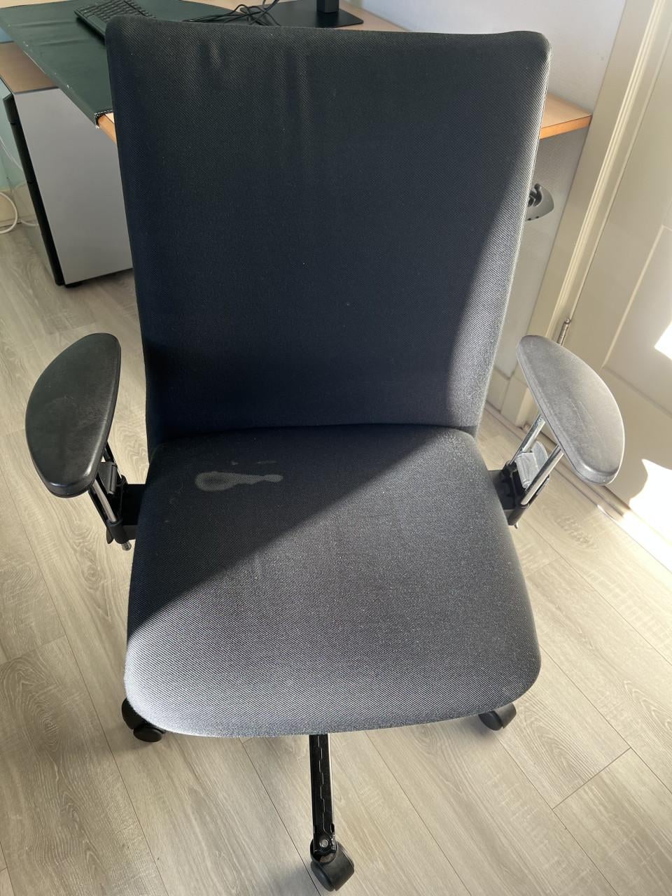 Gispen bureau + Gispen ladeblok + bureaustoel