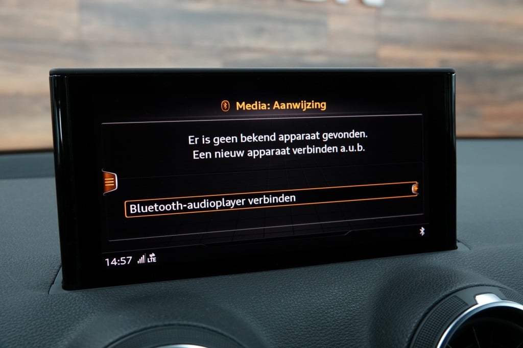 Audi Q2 1.5 tfsi | led | pdc | stoelverw. | airco |