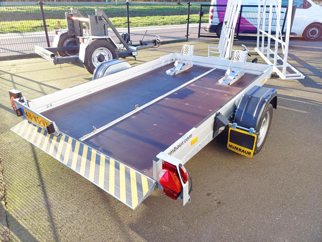 Motortransporter met motorsteunen