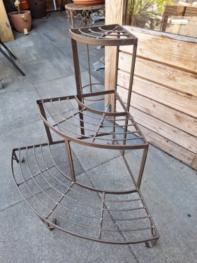 Decoratief plantenetagere