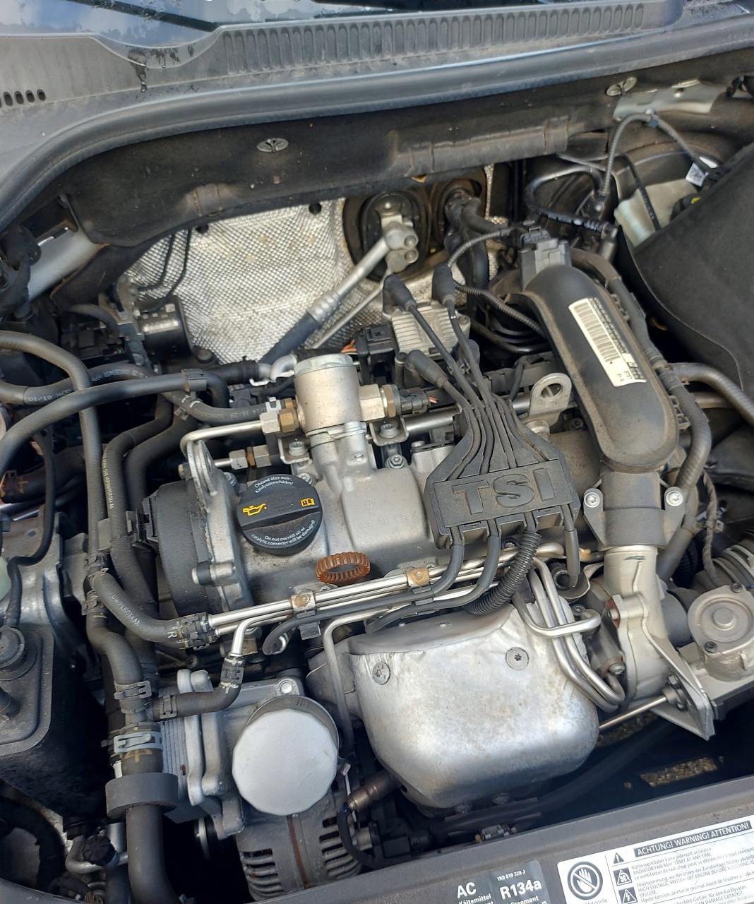 Golf 1.2 TSI  Automaat alcantara bekleding.  104 duizend Km. Gereserveerd .