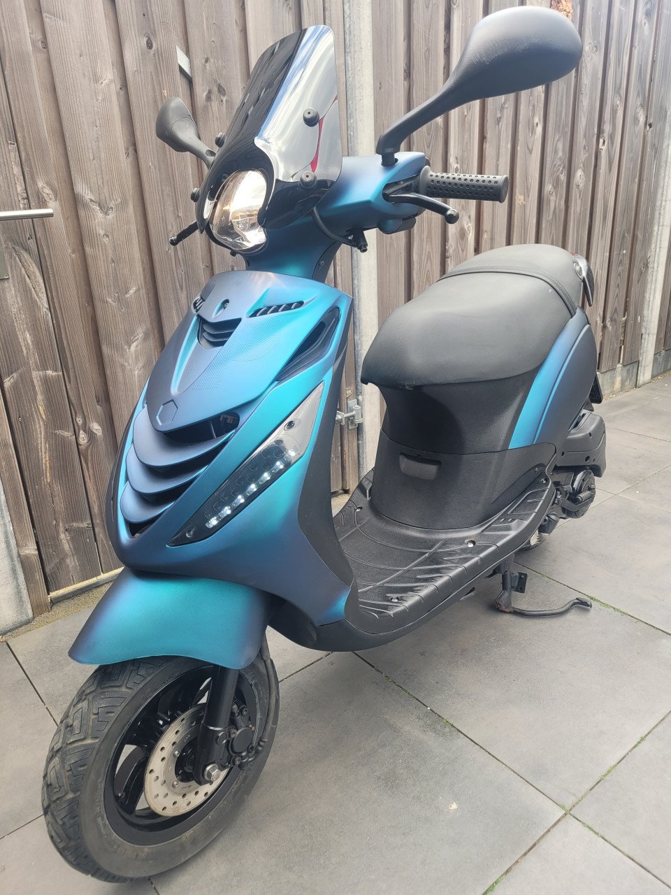 Te koop piaggio zip 4t