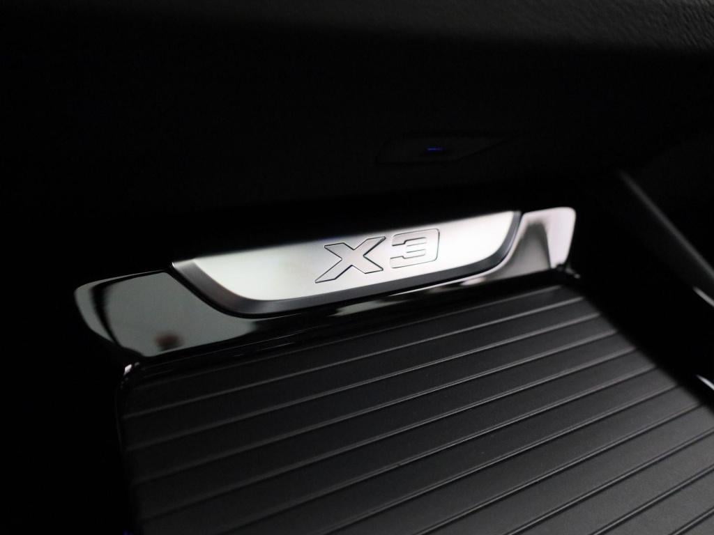 BMW X3 xdrive30e (135 kw) | automaat | panoramadak | trekhaak 2.000 kg | st