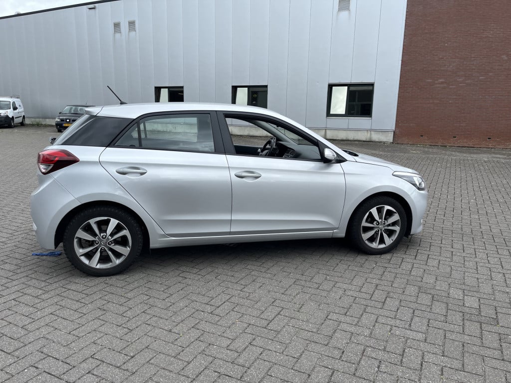 Hyundai I 20 1.2 hp i-motion premium 42 dkm