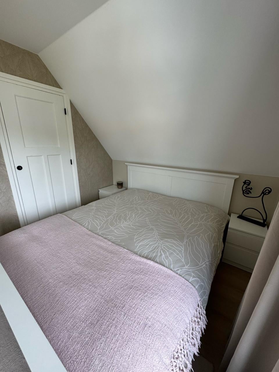 Bed 160x200cm inclusief lattenbodems