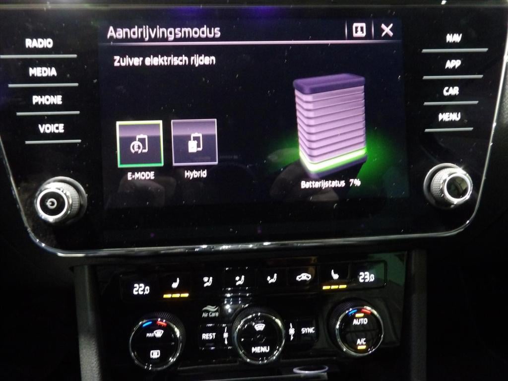 Skoda Superb combi 1.4 tsi phev 217pk dsg l&k