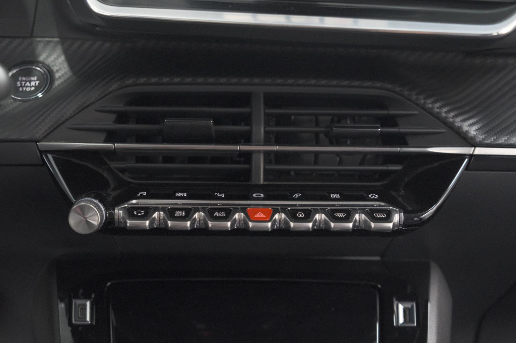 Peugeot 2008 puretech 100 allure | camera | navigatie | apple carplay | par