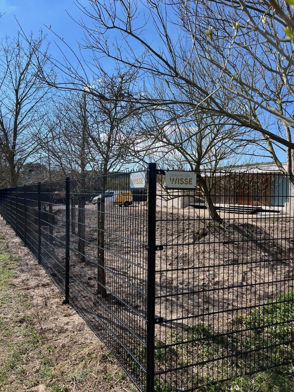 Netjes en voordelige poorten en hekwerken.