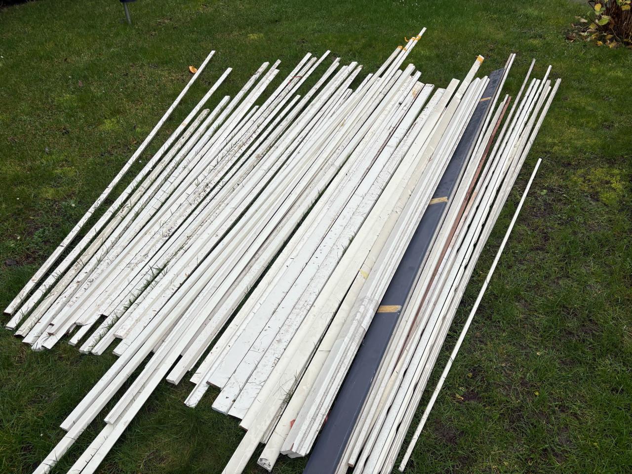 Partij  hardhouten  neuslatten, glaslatten etc