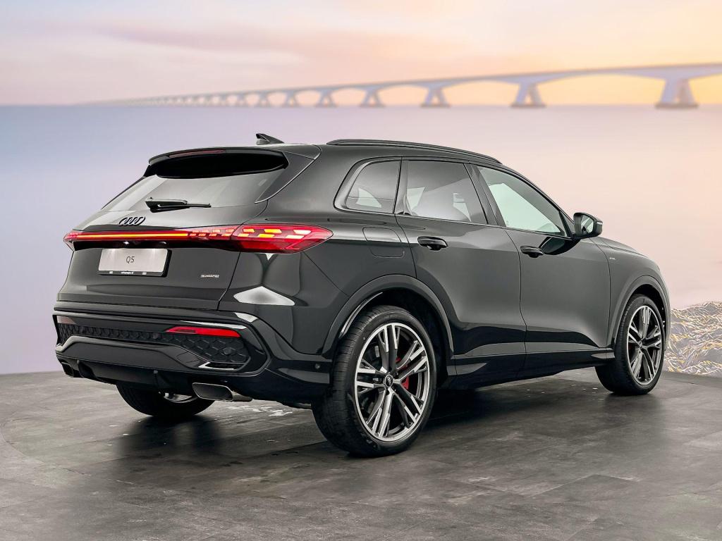 Audi Q5 s edition competition e-hybrid 270 kw / 367 pk suv