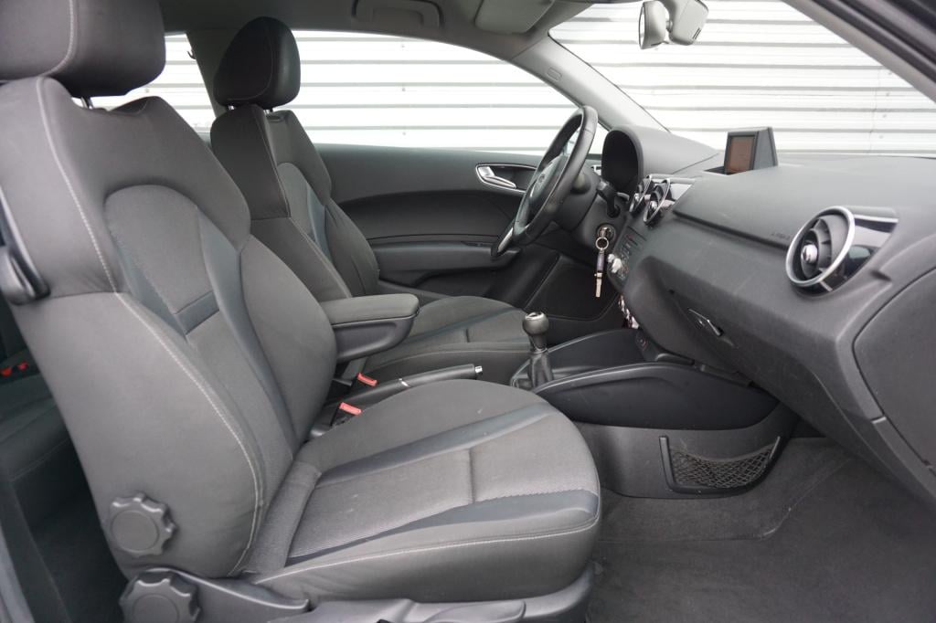 Audi A1 1.4 tfsi ambition pro line business airco / navi / cruise / elektr.