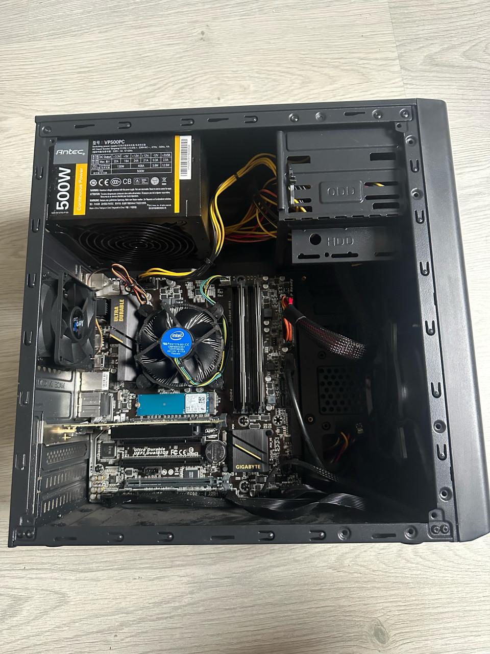 PC. Geen koeriersdiensten.