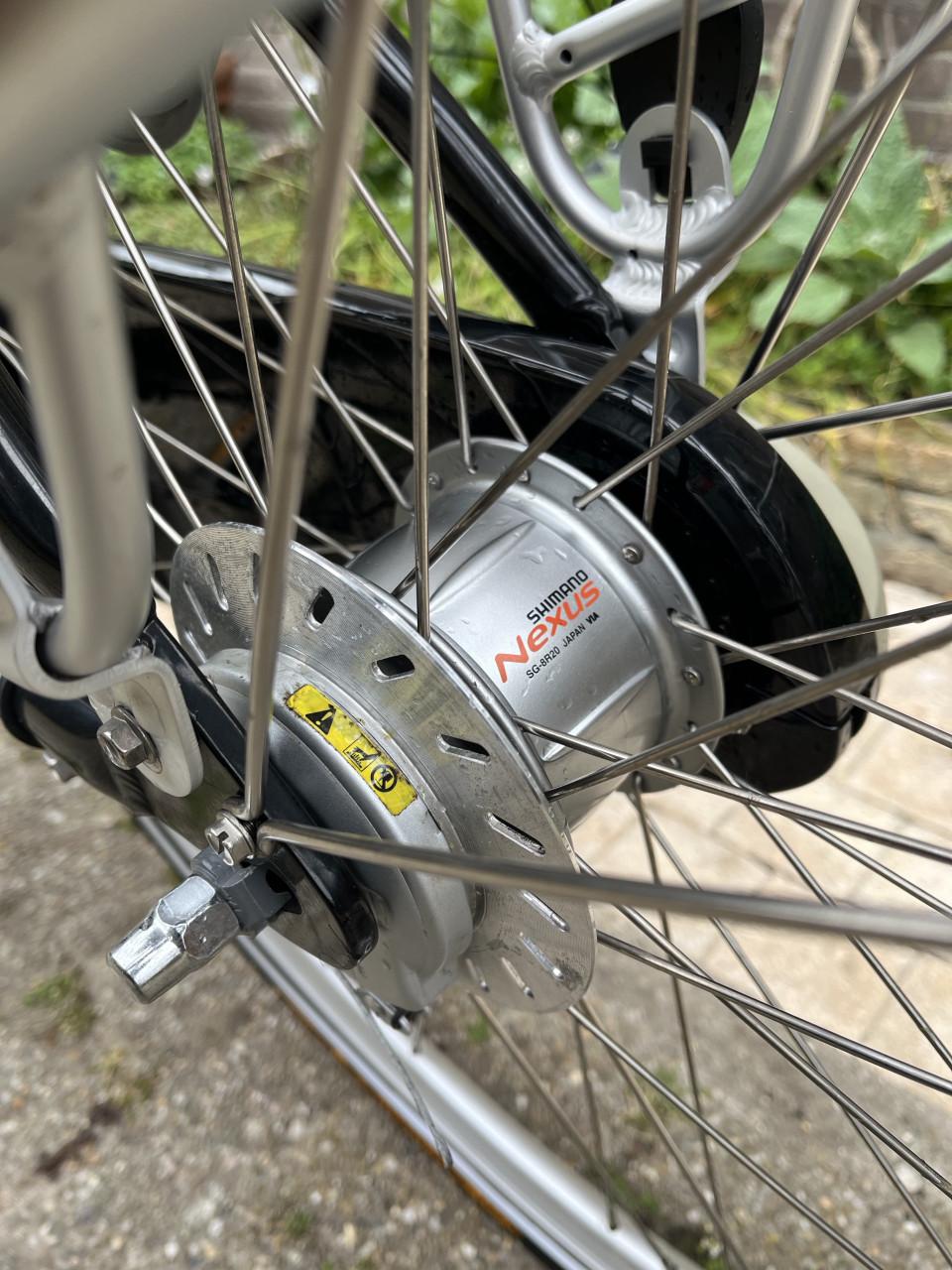 Dames fiets City Star 8 versn trom-rem verlichting Uit de Gazelle familie..