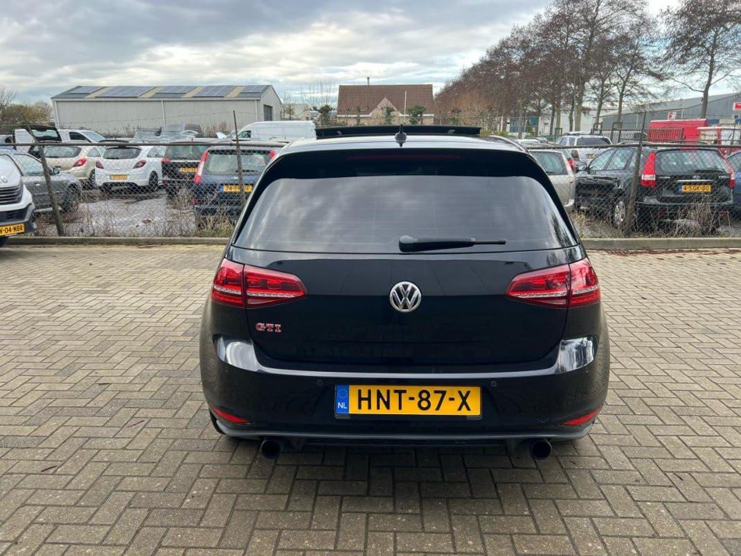 Volkswagen Golf 2.0TSI GTI Perfomance