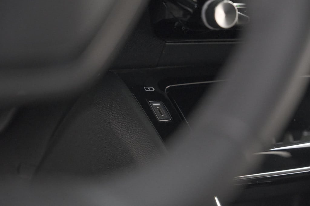 Peugeot 208 ev allure 50 kwh | stoelverwarming | apple carplay | parkeersen