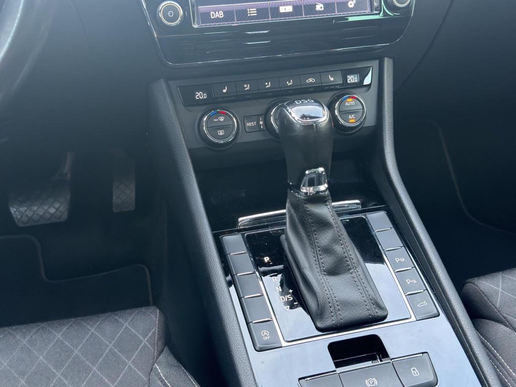 Skoda Superb combi 1.6 tdi style business automaat memory camera