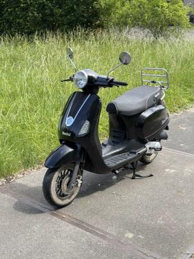 Berini Napoli scooter 4100km 35km/h 4-takt zuinig weinig km