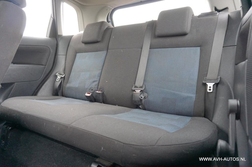 Ford Fiesta 1.4-16v futura automaat