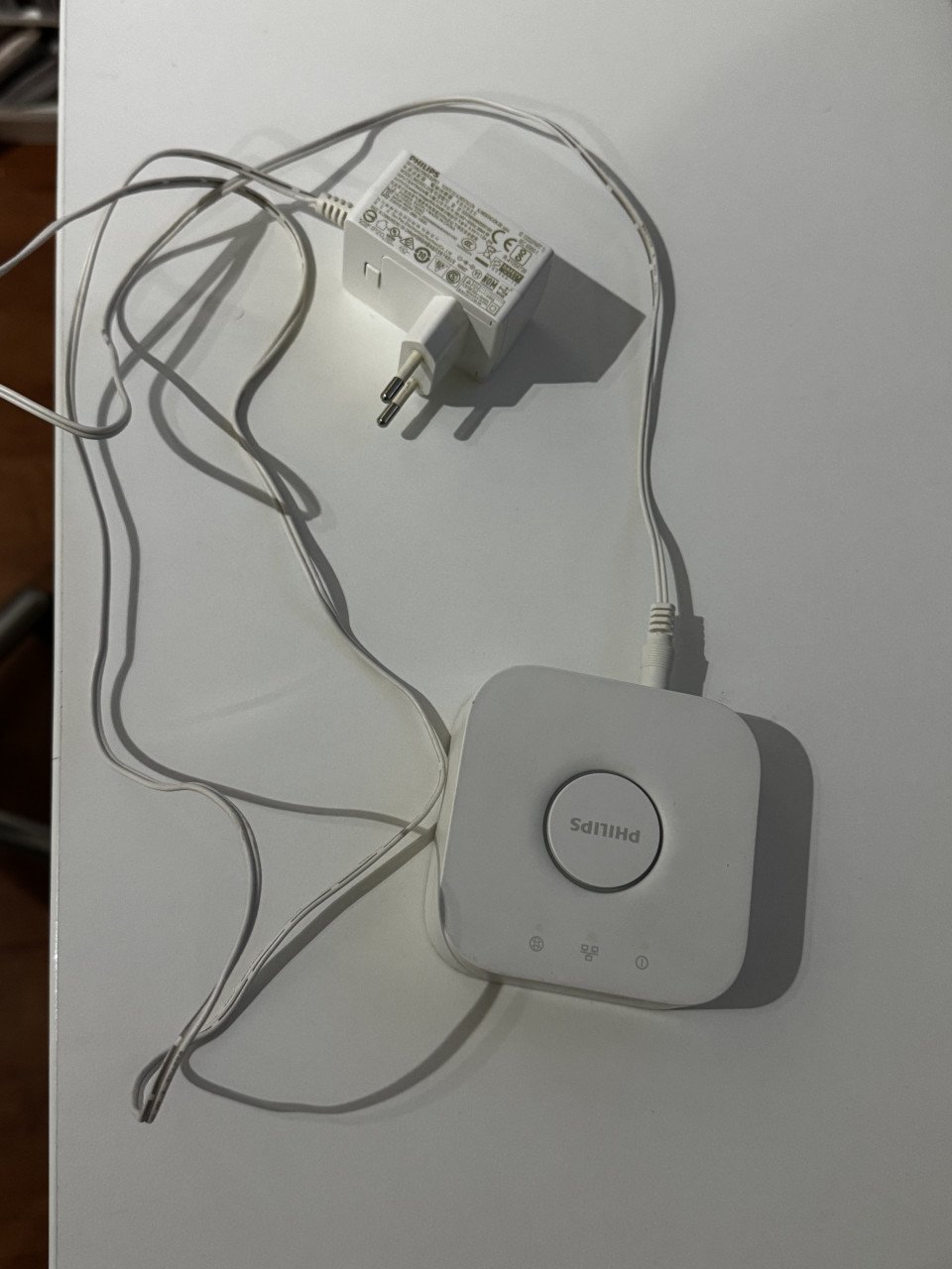 Philips HUE Bridge 2.1 met twee hue lampen e27 en twee schakelaars