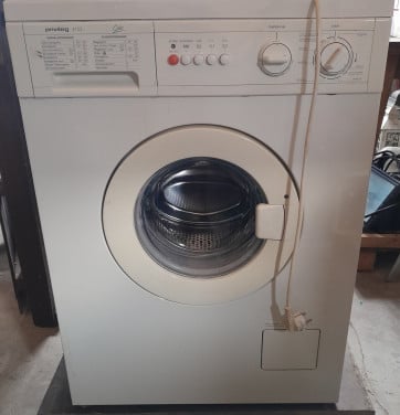 I.g.st.z. wasmachine   merk: öke( inhoud 5 kg) div programma's/temperaturen