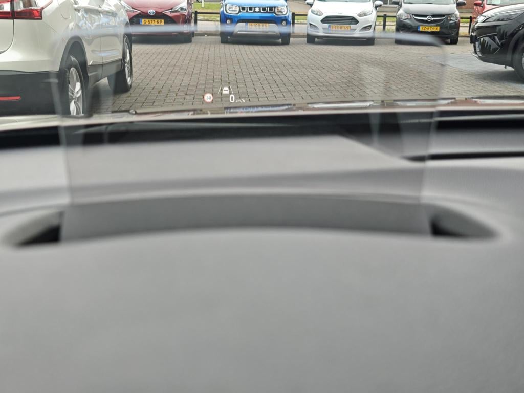 Hyundai Kona ev premium 64 kwh soh 98%