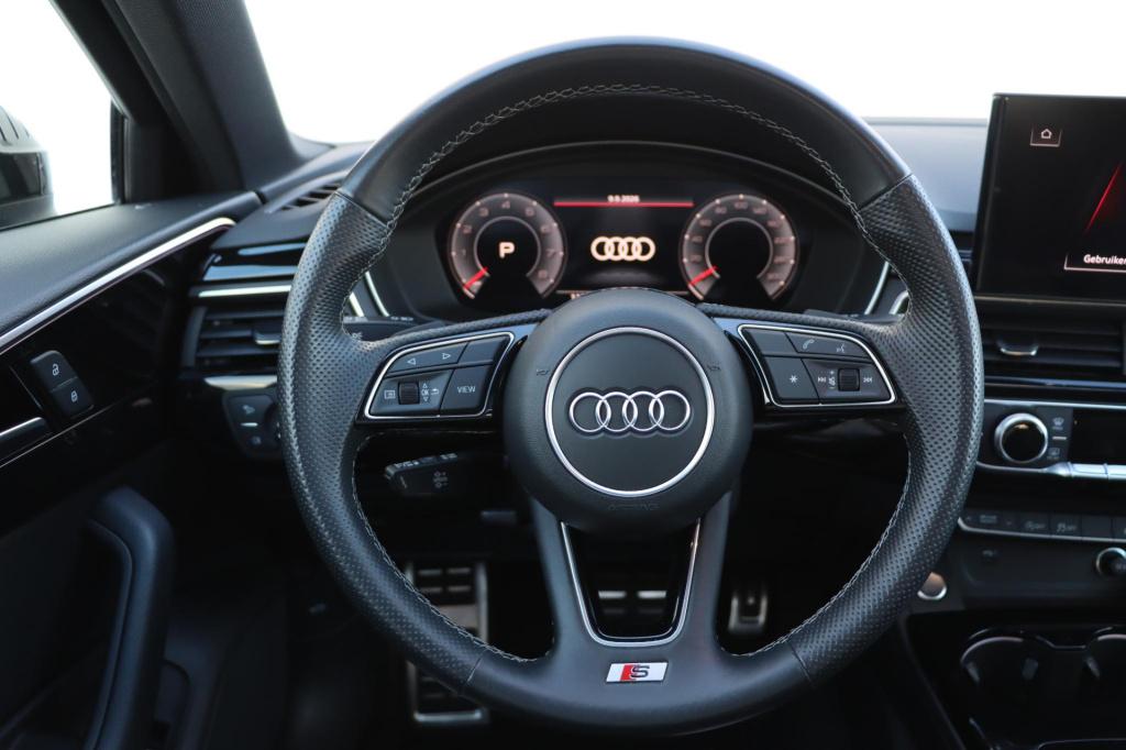 Audi A4 avant 40 tfsi s edition competition 204pk s-tronic