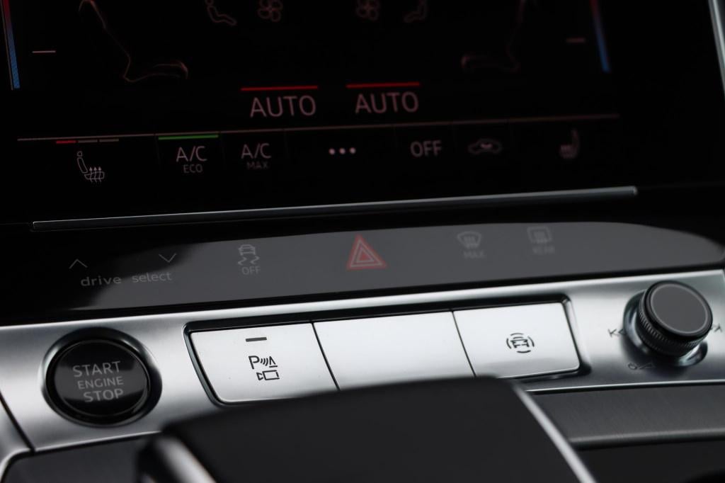 Audi A6 avant 55 tfsi e quattro competition 367pk s tronic