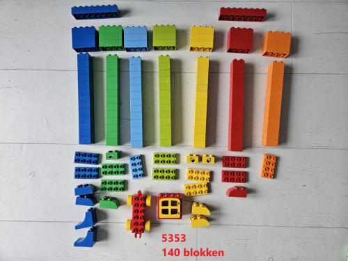 Meer dan 300 Duploblokken, sets 5506, 5353 en ca. 100 losse extra