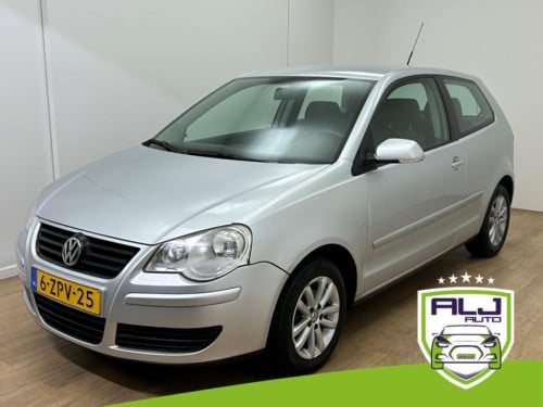 Volkswagen Polo occasion 1.4-16v sportline | grijs | automaat | airco | twe