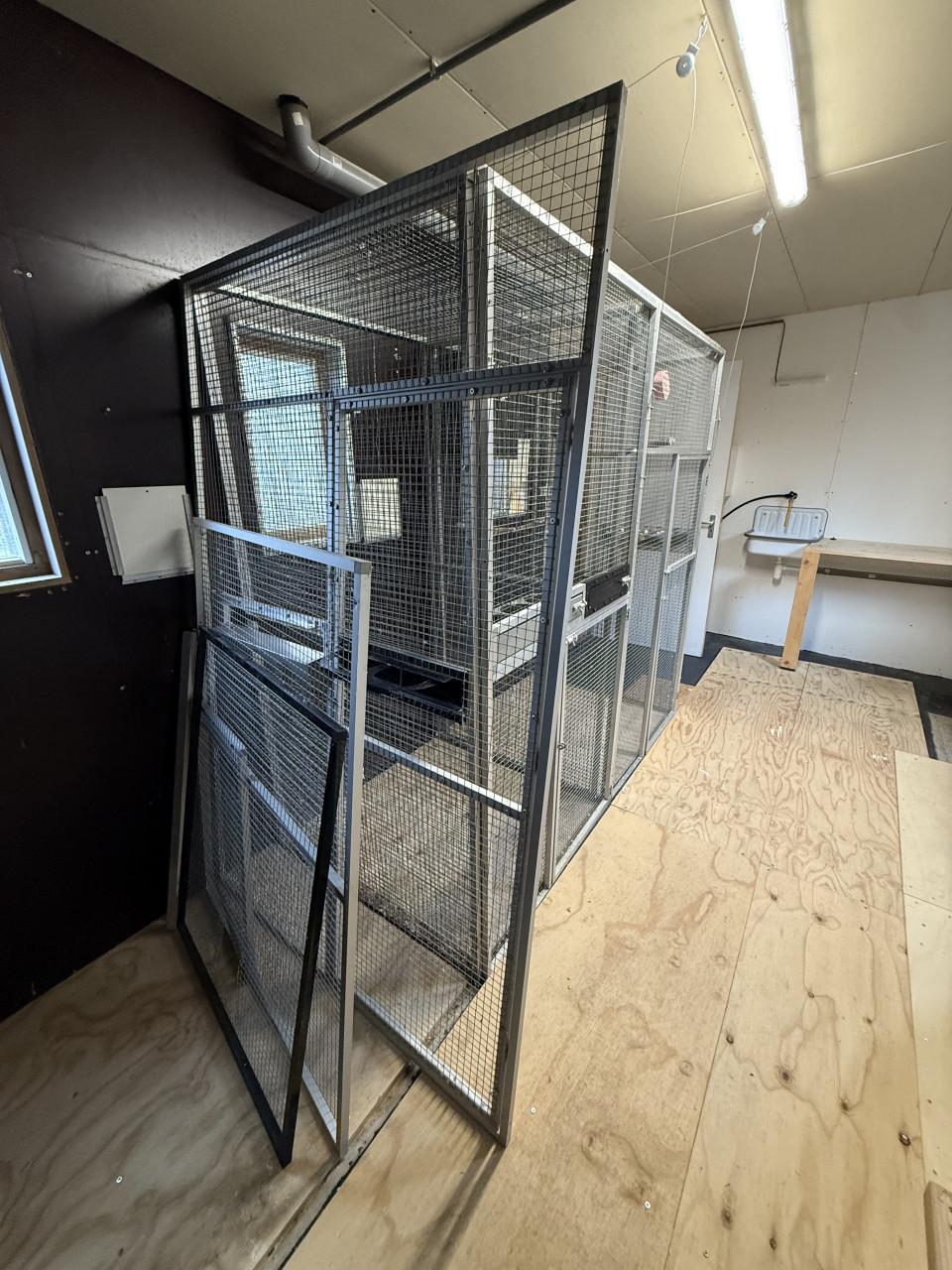 Volière met binnenlokken