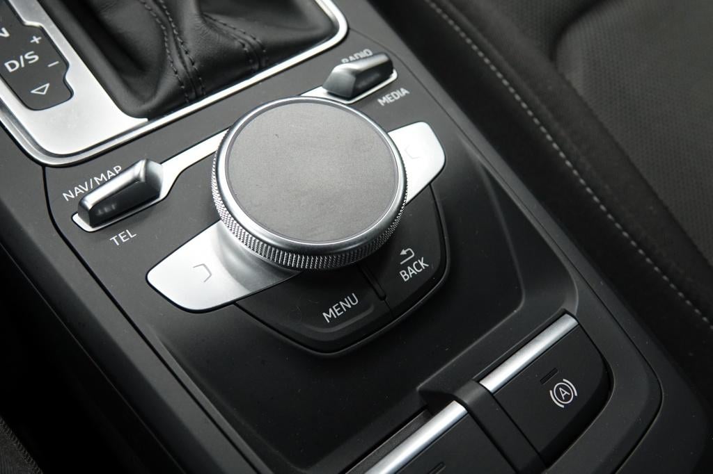 Audi Q2 1.5 tfsi | stoelverw. | trekhaak | camera | keyless |