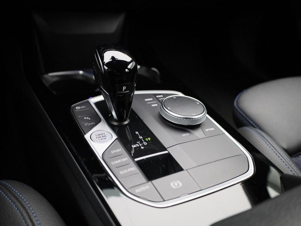 BMW 1 Serie 120i business edition | m-sport | automaat | navigatie | stoel/