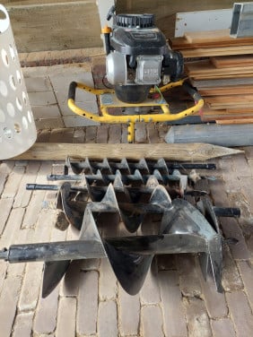 Benzine grondboor
