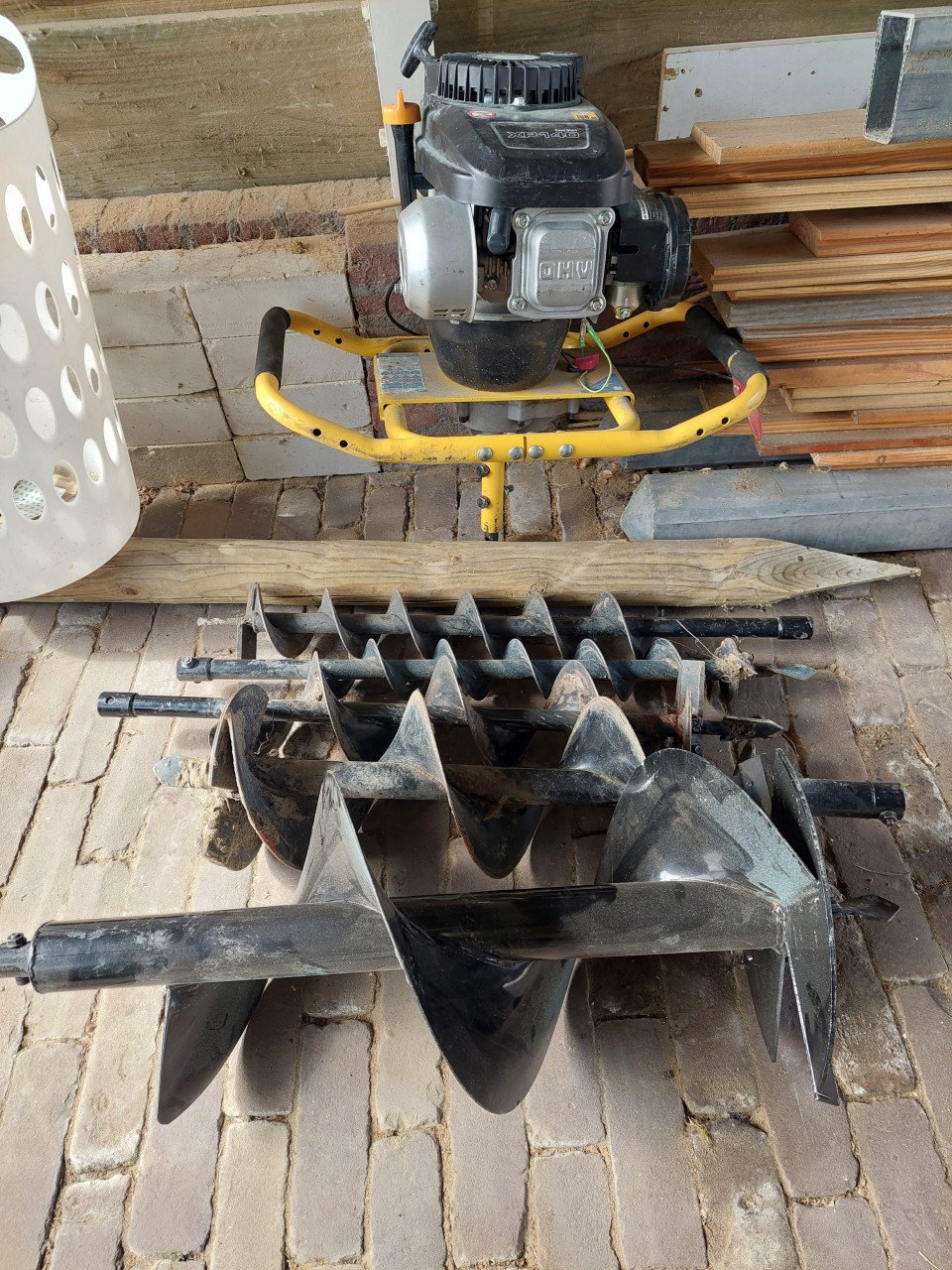 Benzine grondboor