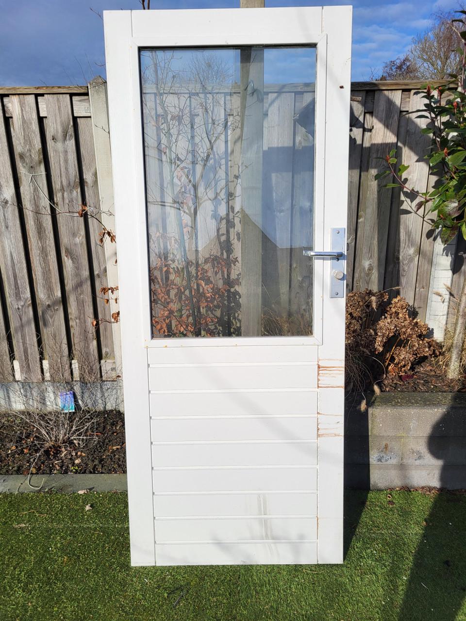 Hard houten balkon deur.