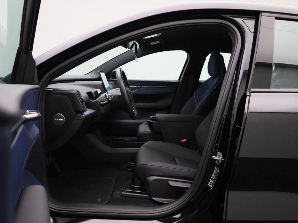 Volvo Ex30 single motor extended range core | automaat | apple carplay / an