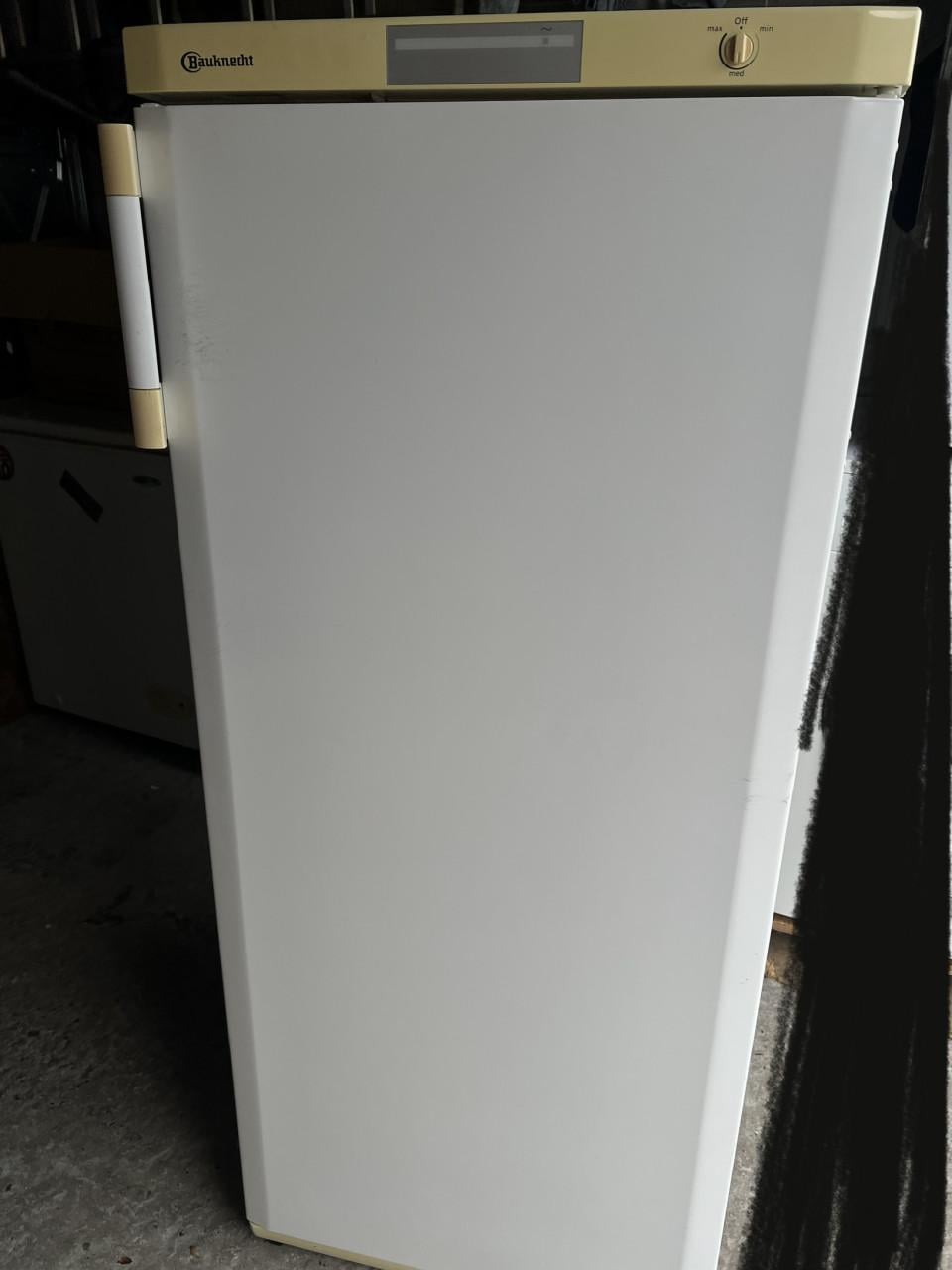 Ruime koelkast 150x60 cm. 278 liter schoon en netjes