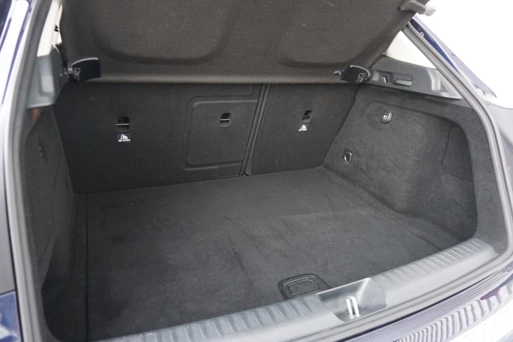 Mercedes-Benz Gla-klasse 180 ambition airco / navi / cruise / pano / parkee