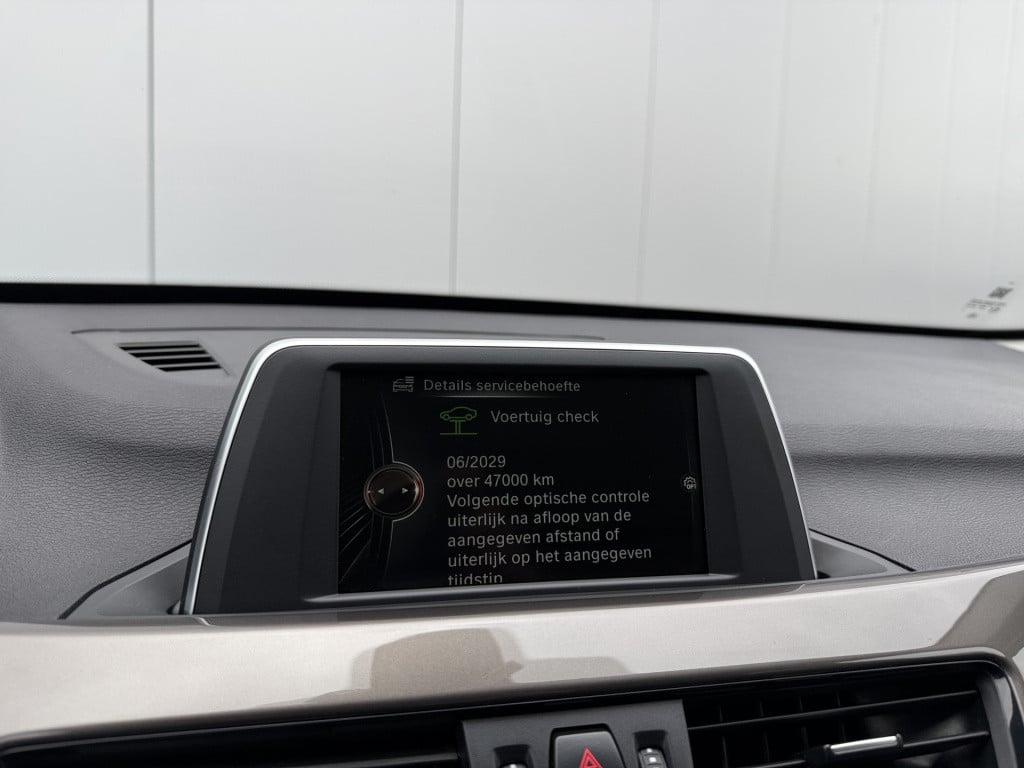 BMW X1 sdrive18i 136pk high executive automaat