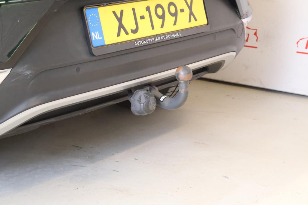 Volkswagen T-roc 1.5 tsi style nl auto, acc, appconnect, trekhaak.
