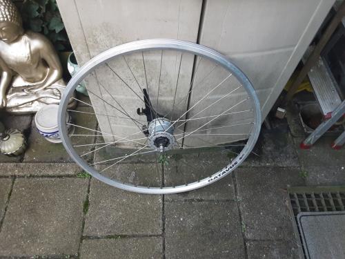 Batavus 28 inch shimano voorwiel, naafdynamo, rollerbrake rem