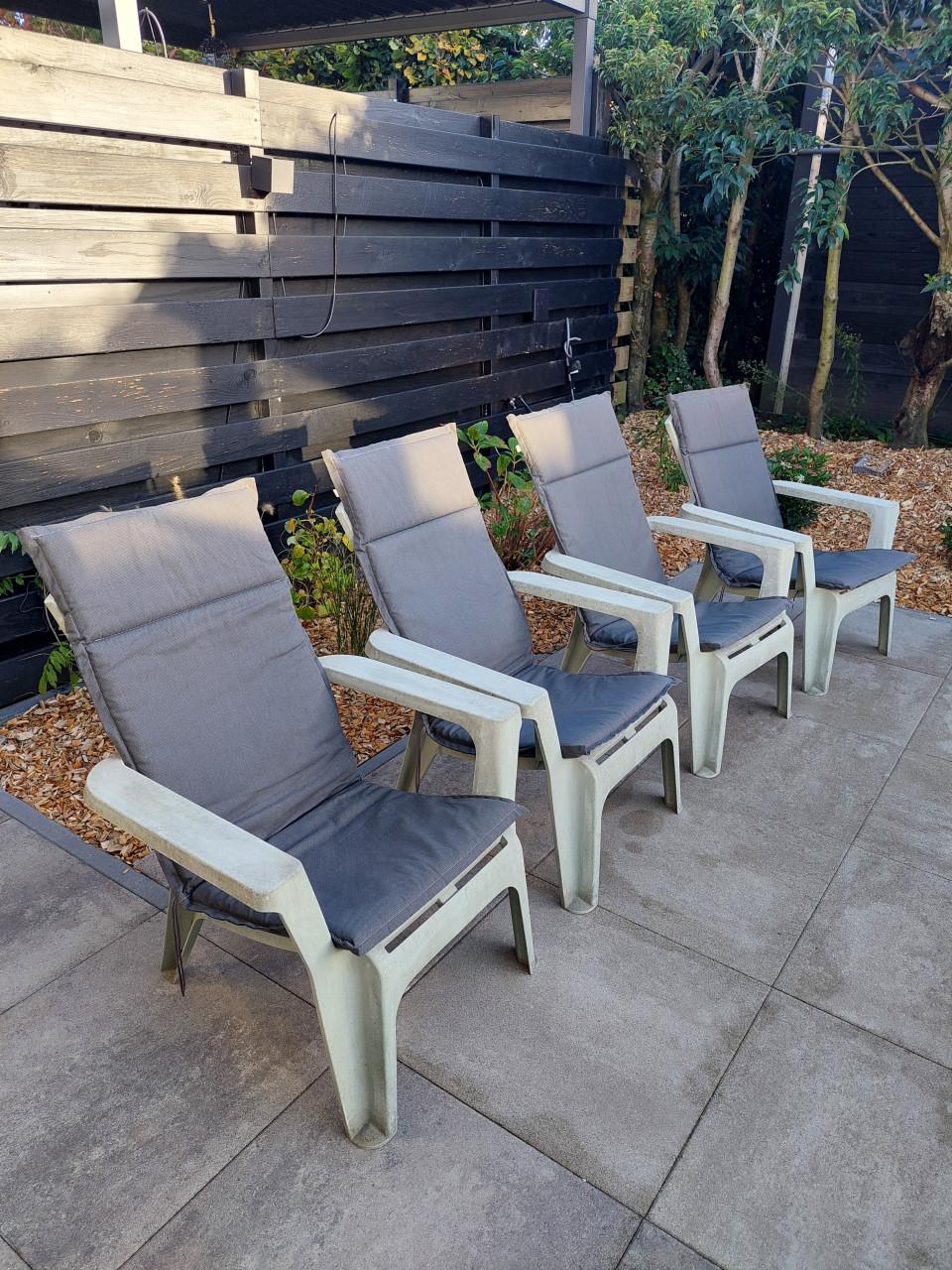 4 stapelbare tuinstoelen inclusief kussens
