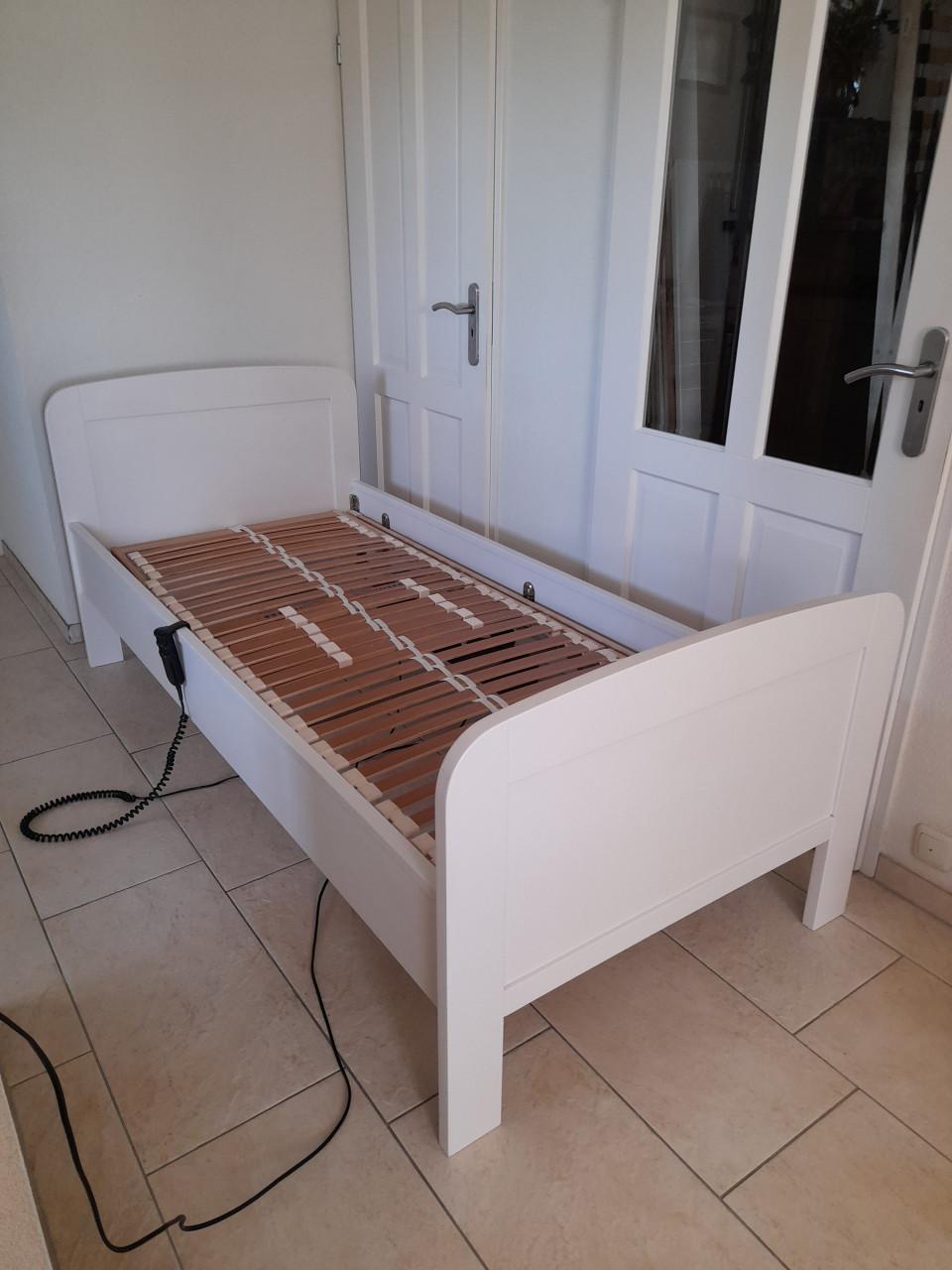 Elektrisch verstelbare 1 persoon bed 90 x 200 (z.g.a.n.)