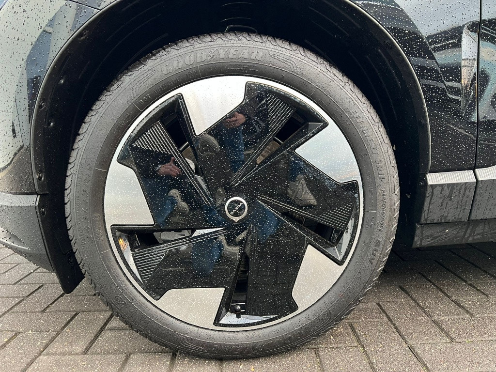 Volvo Ex30 extended range plus | nieuwprijs € 46.122