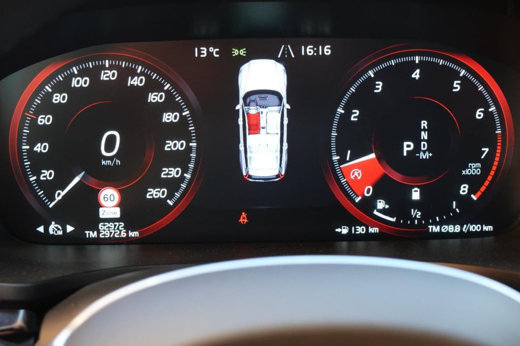 Volvo V60 2.0 b4 r-design
