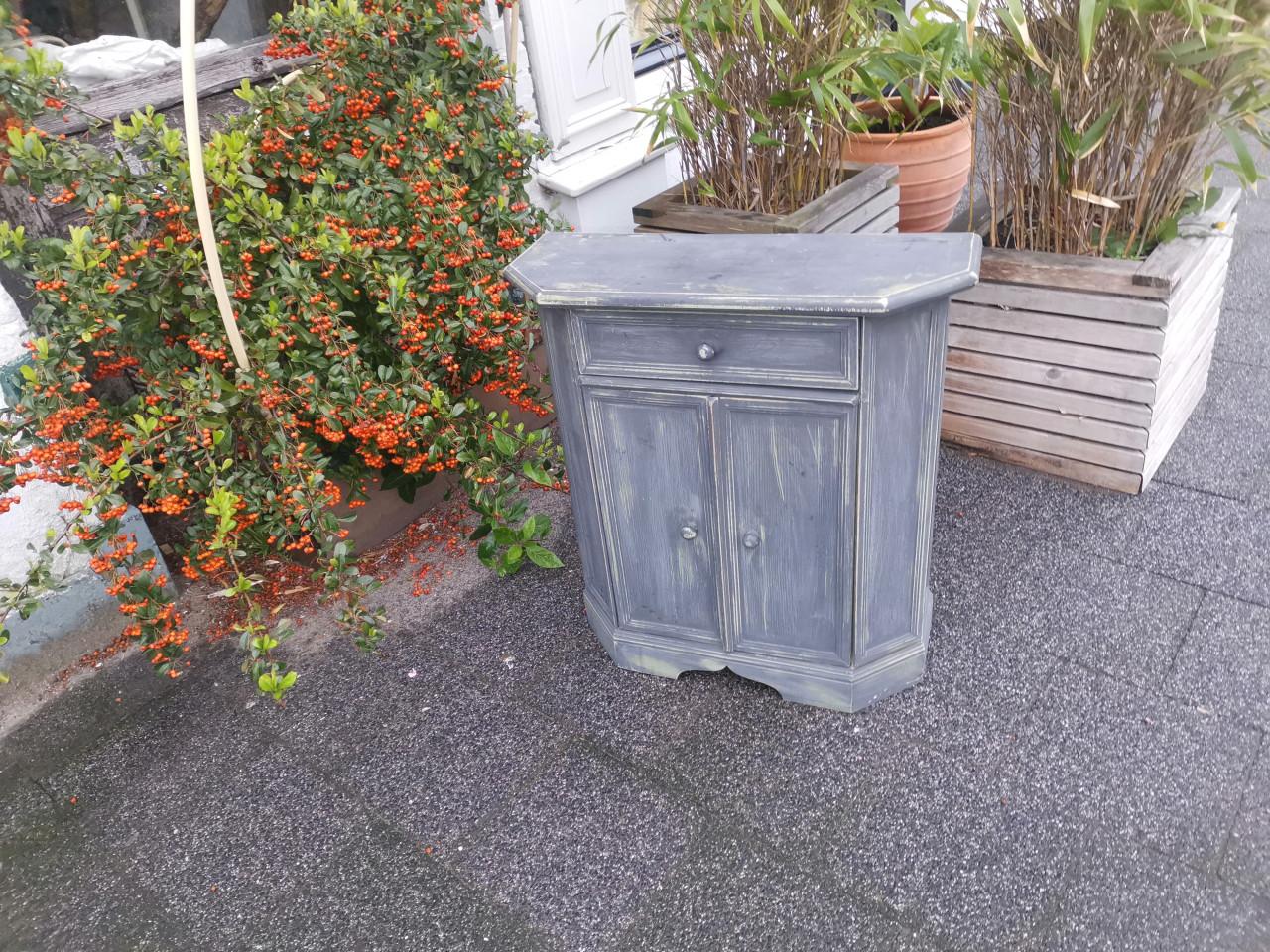 Apart., leuk klein (hal) kastje