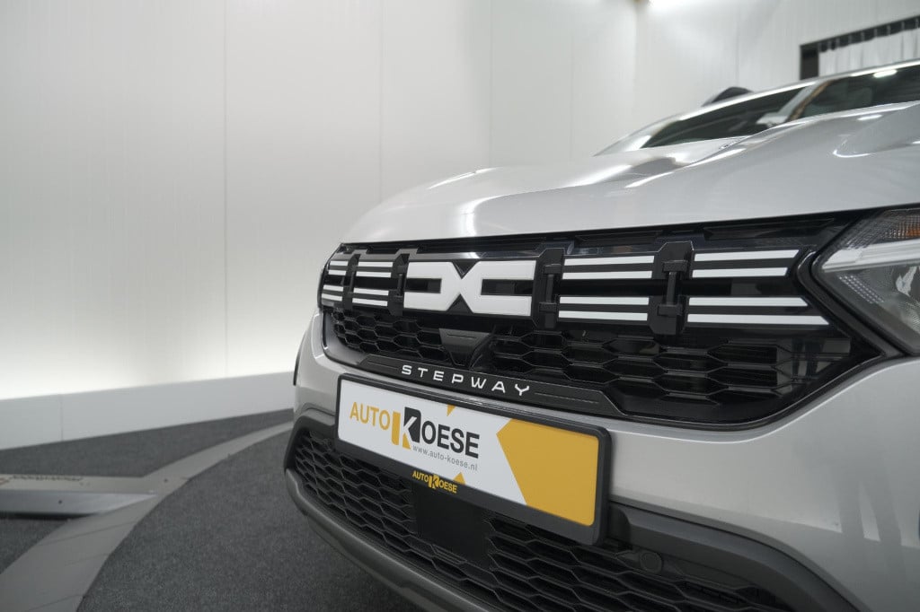 Dacia Sandero Stepway tce 90 expression | camera | dodehoekdetectie | navig