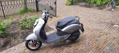 Scooter Sym Mio 50 HU05/luxe 10 serie