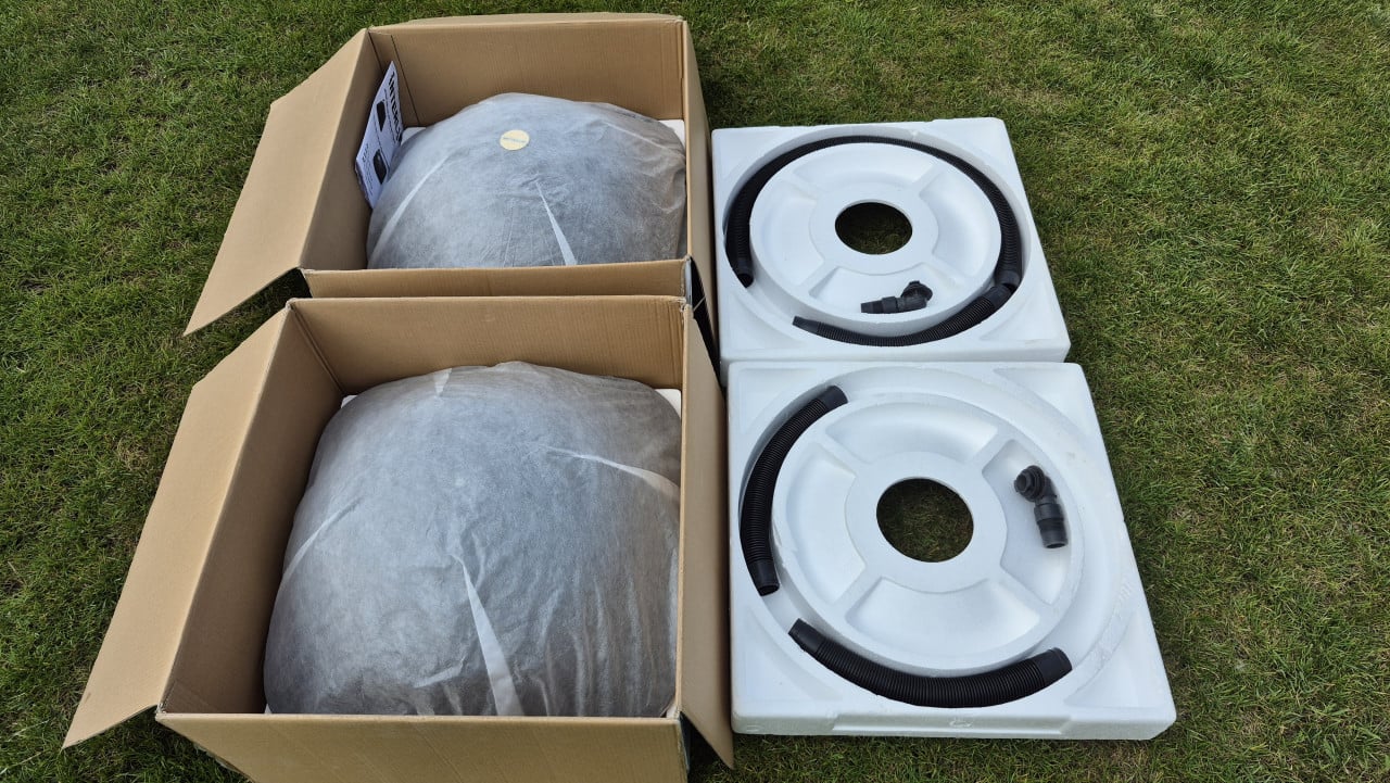 2x Solar bol, Intex zwembadpomp, nieuwe filters en slangen