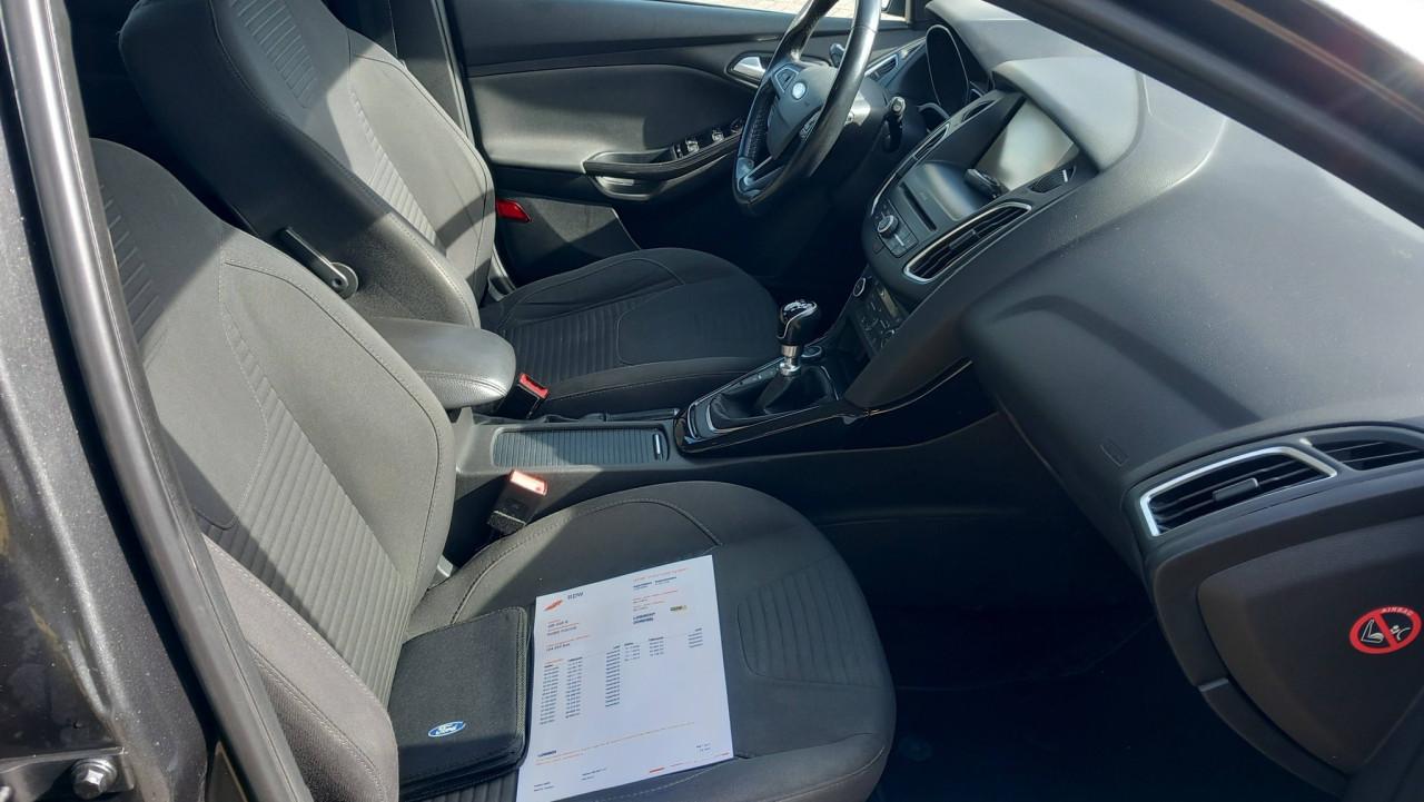 Ford FOCUS 1.0 Titanium Edition 5deurs bj:2015 airco navigatie lm-velgen